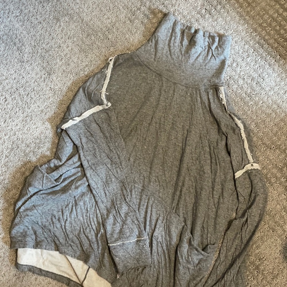 Free People grey turtleneck sweater with pockets!